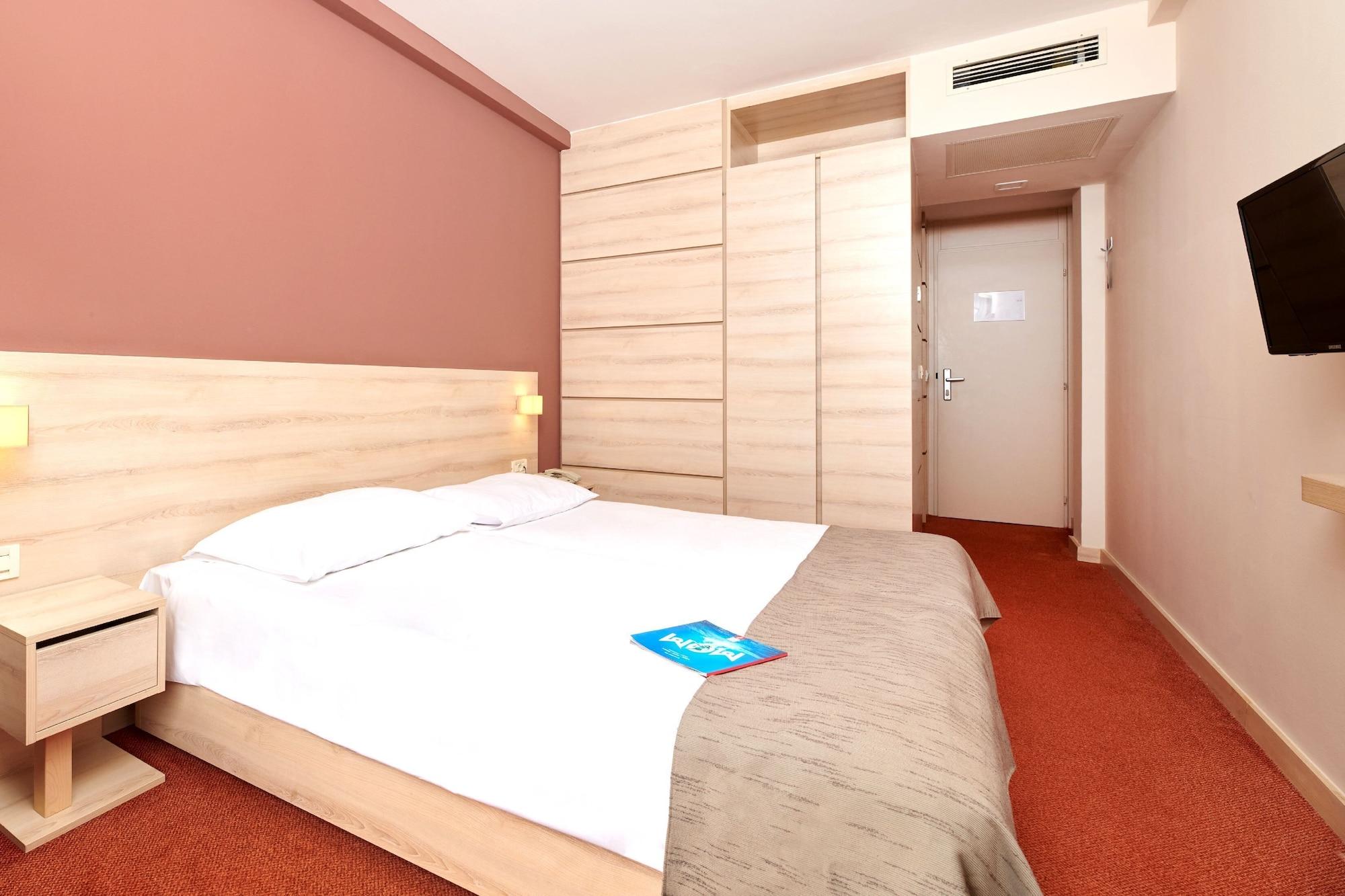 Hotel Materada Plava Laguna 포레치 외부 사진